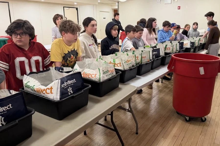 kids learning about hanukkah in religious school